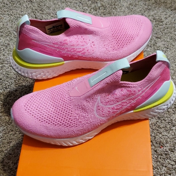 Nike Shoes - Nike Epic Phantom React Flyknit